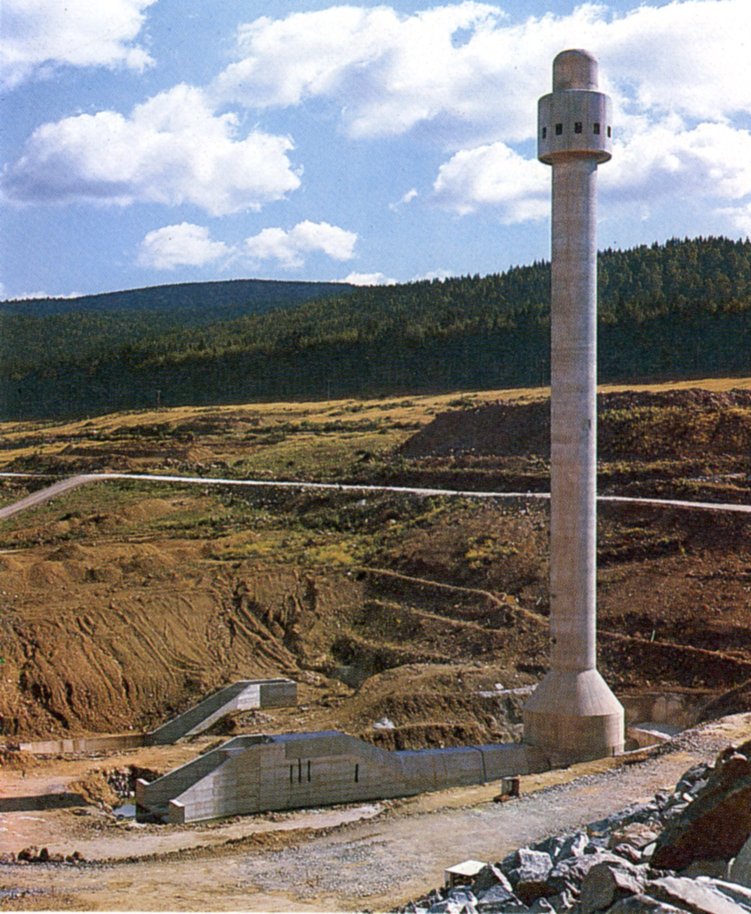 Entnahmeturm mit Einläufen